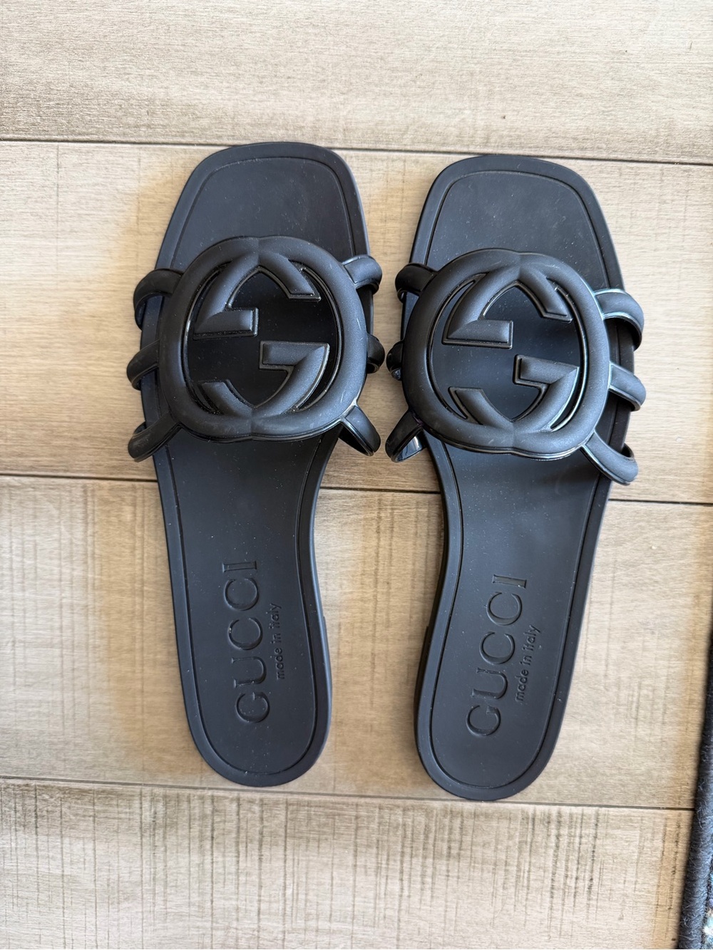 Gucci Matte Black Interlocking GG Slide Sandals - Picture 1 of 1